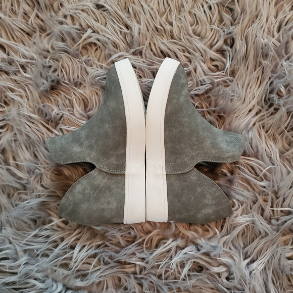 SOLD! NEW- NWT-Suede Wedge Sneakers 😍 - Picture 5 of 12